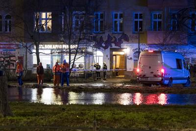 ?berschwemmung nach einem Wasserrohrbruch in Berlin, 31.12..2024-stock-foto
