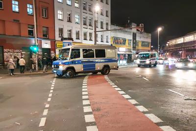 Berlin, Deutschland, 01.01.2025: Kreuzberg: Jahreswechsel 24/25: Einsatzkr?fte der Polizei sind in der Silvesternacht am-stock-foto