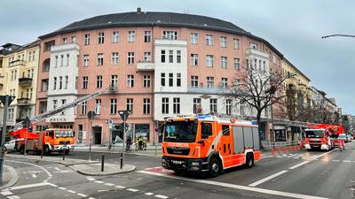01.01.2025,Neujahr,Berlin,Impressionen vom ersten Tag des Jahres 2025.Zahlreiche Fensterscheiben von Wohnh?usern sind du-stock-photo