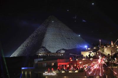New year celebrations at the pyramids in Egypt-stock-foto