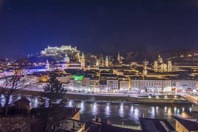 fortress castle Hohensalzburg, old town, river Salzach, cathedral, from mountain Kapuzinerberg Salzburg Flachgau Salzbur-stock-foto