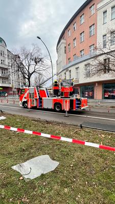 01.01.2025,Neujahr,Berlin,Impressionen vom ersten Tag des Jahres 2025.Zahlreiche Fensterscheiben von Wohnh?usern sind du-stock-photo