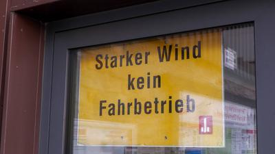 Das Wetterjahr beginnt turbulent. Nur wenige Stunden ist das Jahr alt und schont pustet Sturmtief Ginette ?ber Deutschla-stock-photo