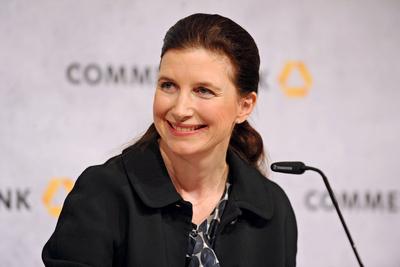 Bilanzpressekonferenz Commerzbank AG. Bettina Orlopp ( Vorstand Commerzbank AG ) anl??lich der Bilanzpressekonferenz de-stock-foto