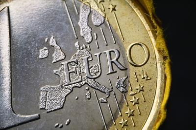 Nahaufnahme einer Eurom?nze *** Close-up of a euro coin-stock-foto
