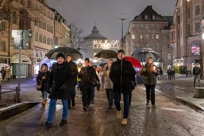 80 Jahre nach den Luftangriffen 1945: Gedenken an die Opfer und Friedensbotschaft, N?rnberg, 02.01.2024-stock-foto