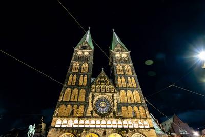 Bremen, Lichter der City,  beeindruckende Lichtprojektionen und Videoinszenierungen. Unter dem Motto ?Vier Jahreszeiten? (Vivaldi)-stock-photo