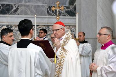 ITALY -  CARDINAL JAMES MICHAEL HARVEY OPENS THE HOLY DOOR OF THE BAILICA OF SAINT PAUL OUTSIDE THE WALLS , FOR THE JUBILEE, IN ROME  - 2025/1/5-stock-photo
