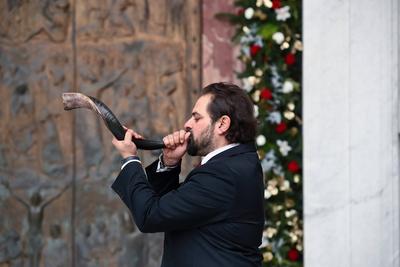 ITALY -  CARDINAL JAMES MICHAEL HARVEY OPENS THE HOLY DOOR OF THE BAILICA OF SAINT PAUL OUTSIDE THE WALLS , FOR THE JUBILEE, IN ROME  - 2025/1/5-stock-photo