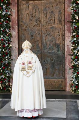 ITALY -  CARDINAL JAMES MICHAEL HARVEY OPENS THE HOLY DOOR OF THE BAILICA OF SAINT PAUL OUTSIDE THE WALLS , FOR THE JUBILEE, IN ROME  - 2025/1/5-stock-photo