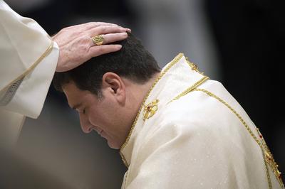 ITALY -  POPE FRQANCIS PARTICIPATES IN THE EPISCOPAL ORDINATION OF THE VICEGERENT OF THE DIOCESE OD ROME AND AUXILIARY OF THE SOUTHERN SECTOR , MONSIGNOR RENATO ATRTELLI BACCARI , IN THE ST JOHN LATERAN'S BASILICA IN ROME  - 2025/1/14-stock-foto