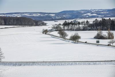 Winterzauber auf der Schw?bischen Alb, Die Schw?bische Alb hat sich in ein winterliches Wunderland verwandelt. Der Heide-stock-foto