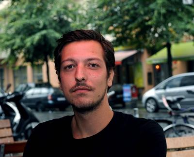 Berlin / Friedrichshain : Thilo Mischke , Journalist und Buchautor.-stock-foto