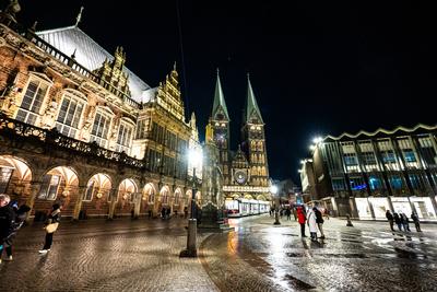 Bremen, Lichter der City,  beeindruckende Lichtprojektionen und Videoinszenierungen. Unter dem Motto ?Vier Jahreszeiten? (Vivaldi)-stock-photo