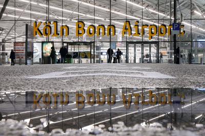 Fr?her Morgen am K?ln Bonn Airport-stock-foto