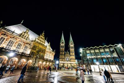 Bremen, Lichter der City,  beeindruckende Lichtprojektionen und Videoinszenierungen. Unter dem Motto ?Vier Jahreszeiten? (Vivaldi)-stock-photo
