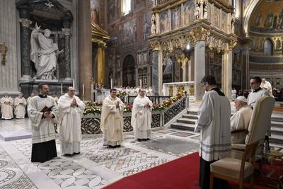 ITALY -  POPE FRQANCIS PARTICIPATES IN THE EPISCOPAL ORDINATION OF THE VICEGERENT OF THE DIOCESE OD ROME AND AUXILIARY OF THE SOUTHERN SECTOR , MONSIGNOR RENATO ATRTELLI BACCARI , IN THE ST JOHN LATERAN'S BASILICA IN ROME  - 2025/1/14-stock-foto