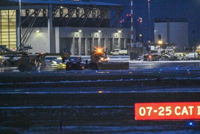 Eisregen am Stuttgarter Flughafen-stock-foto
