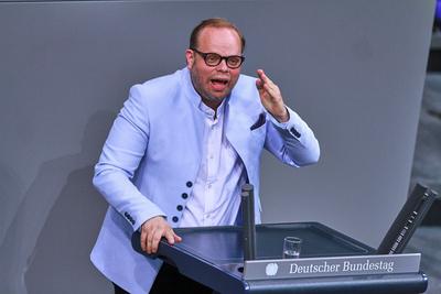 Berlin, Deutschland, 10.10.2024: Deutscher Bundestag: 191. Bundestagssitzung: Helge Lindh, SPD *** Berlin, Germany, 10 1-stock-photo
