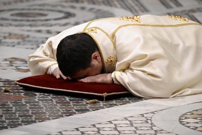 ITALY -  POPE FRQANCIS PARTICIPATES IN THE EPISCOPAL ORDINATION OF THE VICEGERENT OF THE DIOCESE OD ROME AND AUXILIARY OF THE SOUTHERN SECTOR , MONSIGNOR RENATO ATRTELLI BACCARI , IN THE ST JOHN LATERAN'S BASILICA IN ROME  - 2025/1/14-stock-foto