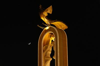 Venus Accompanies The Moon-stock-foto