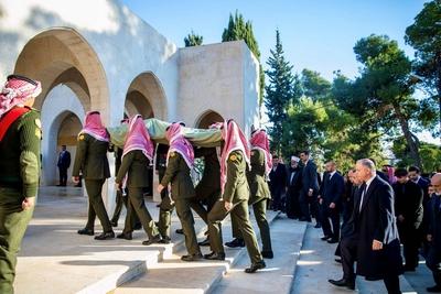 Jordan's King Abdullah II attends the funeral of Princess Majda Raad, wife of Prince Raad bin Zeid-stock-foto