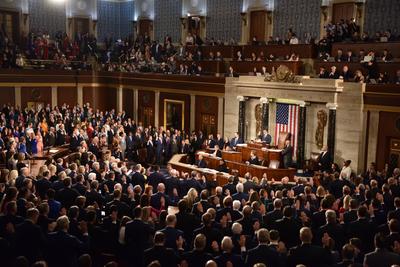 WASHINGTON, DC - JANUARY 03: U.S. Speaker of the House Mike Johnson and members of the House take the oath of office dur-stock-foto