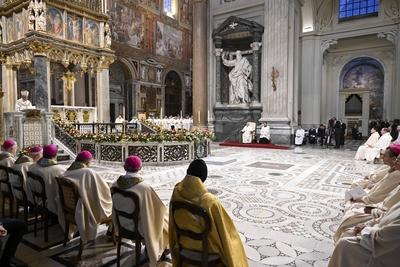 ITALY -  POPE FRQANCIS PARTICIPATES IN THE EPISCOPAL ORDINATION OF THE VICEGERENT OF THE DIOCESE OD ROME AND AUXILIARY OF THE SOUTHERN SECTOR , MONSIGNOR RENATO ATRTELLI BACCARI , IN THE ST JOHN LATERAN'S BASILICA IN ROME  - 2025/1/14-stock-foto