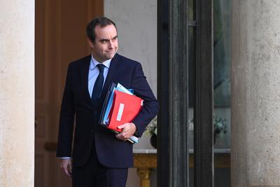 First Council of Ministers of the Francois Bayrou administration, at the Elysee Palace.-stock-foto