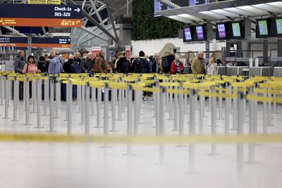 Fr?her Morgen am K?ln Bonn Airport-stock-foto