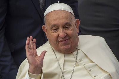 ITALY - REL -  POPE FRANCIS DURING A MEETING WITH THE CATHOLIC UNION OF TEACHERS, MANAGERS, EDUCATORS,TRAINERS (UCIIM)-THE ITALIAN ASSOCIATION OF CATHOLIC TEACHERS (AGESC), AT PAUL VI HALL IN THE VATICAN - 2025/01/4-stock-foto