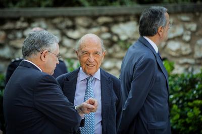 v.li.: Die ehemaligen griechischen Ministerpr?sidenten Loukas Papadimos, Konstantinos Kostas Simitis (PASOK) und Antoni-stock-photo