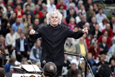 8/ Konzert: Sir Simon Rattle (Dirigent), Sommerkonzert der Berliner Philharmoniker in der Berliner Waldb?hne, Klassik, F-stock-foto