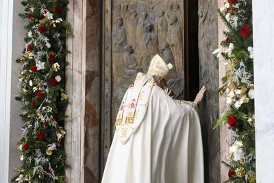 ITALY -  CARDINAL JAMES MICHAEL HARVEY OPENS THE HOLY DOOR OF THE BAILICA OF SAINT PAUL OUTSIDE THE WALLS , FOR THE JUBILEE, IN ROME  - 2025/1/5-stock-photo