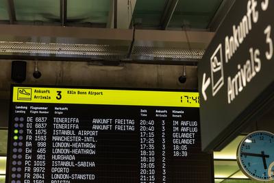Softwareprobleme bei Einreis am Flughafen K?ln Bonn - 03.01.2025-stock-photo