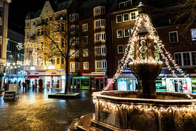 Bremen, Lichter der City,  beeindruckende Lichtprojektionen und Videoinszenierungen. Unter dem Motto ?Vier Jahreszeiten? (Vivaldi)-stock-photo
