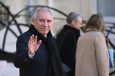 First Council of Ministers of the Francois Bayrou administration, at the Elysee Palace.-stock-foto