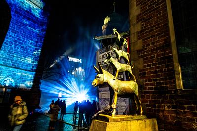 Bremen, Lichter der City,  beeindruckende Lichtprojektionen und Videoinszenierungen. Unter dem Motto ?Vier Jahreszeiten? (Vivaldi)-stock-photo