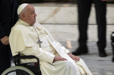 ITALY - REL -  POPE FRANCIS DURING A MEETING WITH THE CATHOLIC UNION OF TEACHERS, MANAGERS, EDUCATORS,TRAINERS (UCIIM)-THE ITALIAN ASSOCIATION OF CATHOLIC TEACHERS (AGESC), AT PAUL VI HALL IN THE VATICAN - 2025/01/4-stock-foto