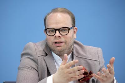 Helge Lindh - PK Sterbehilfe DEU, Deutschland, Germany, Berlin, 13.06.2023 Helge Lindh SPD waehrend der Bundespressekonf-stock-photo