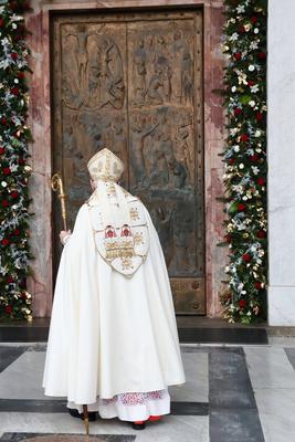 ITALY -  CARDINAL JAMES MICHAEL HARVEY OPENS THE HOLY DOOR OF THE BAILICA OF SAINT PAUL OUTSIDE THE WALLS , FOR THE JUBILEE, IN ROME  - 2025/1/5-stock-photo