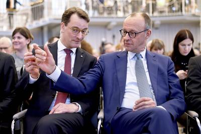 Hendrik W?st und Friedrich Merz-stock-foto
