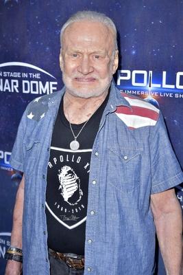 Buzz Aldrin bei der Er?ffnung von Apollo 11 The Immersive Live Show im Lunar Dome im Rose Bowl Sta-stock-foto