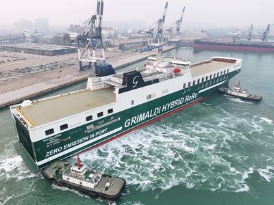 World's Largest Cargoes ro-ro Ship-stock-foto