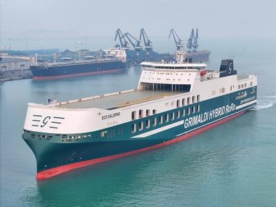 World's Largest Cargoes ro-ro Ship-stock-foto