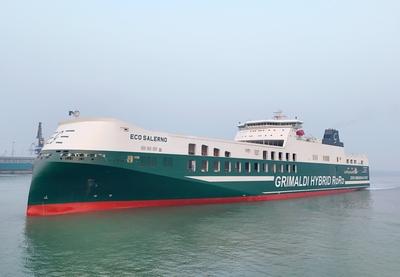 World's Largest Cargoes ro-ro Ship-stock-foto
