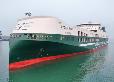 World's Largest Cargoes ro-ro Ship-stock-foto