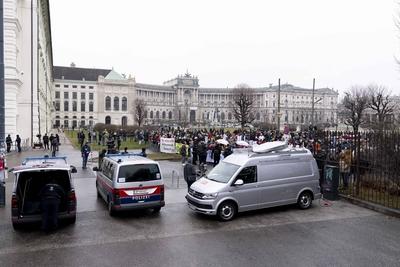 HERBERT KICKL arriving at Hofburg-stock-foto