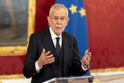 VAN DER BELLEN statement after talks with KICKL-stock-foto