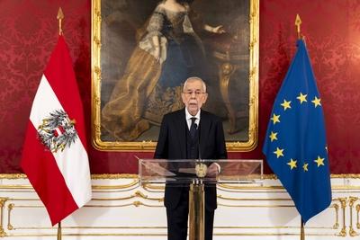VAN DER BELLEN statement after talks with KICKL-stock-foto